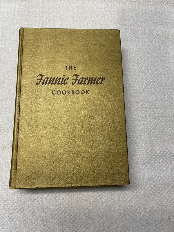 1965 THE FANNIE FARMER COOKBOOK Gold Cover Eleventh Edition Seventh Printing HB