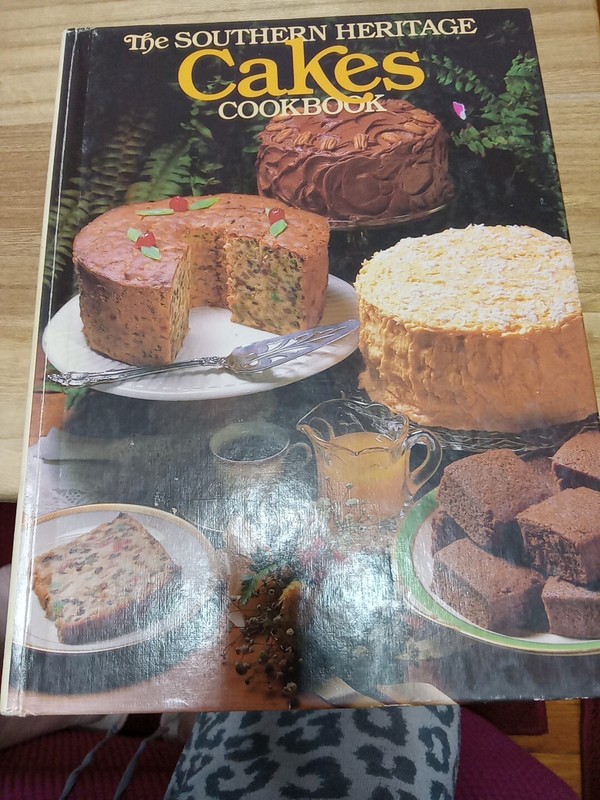 SOUTHERN LIVING CAKES COOKBOOK VINTAGE 1975 OXMOOR HOUSE, INC. 2ND PRINTING 1980