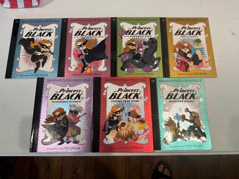 Lot Of 7 SHANNON HALE & DEAN HALE THE PRINCESS IN BLACK PAPERBACK/Hardback BOOKS