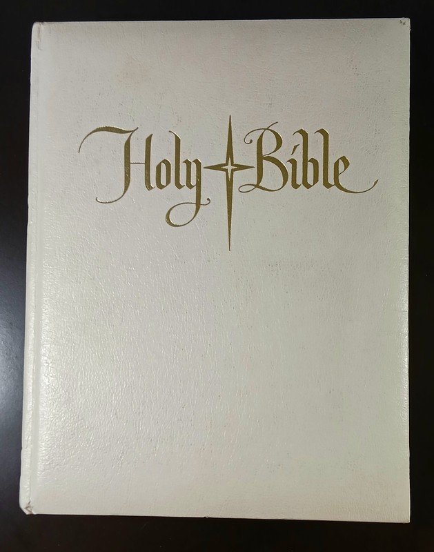 HOLY BIBLE King James Version Vintage Large White – Pub. 1965 J.G. Ferguson