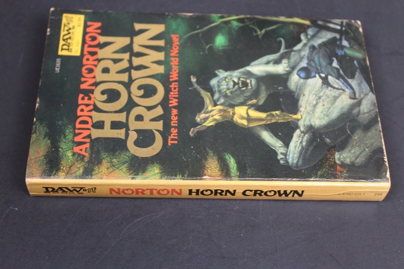 Horn Crown Andre Norton 1981 First Printing DAW Books Witch World Novel Fantasy gallery