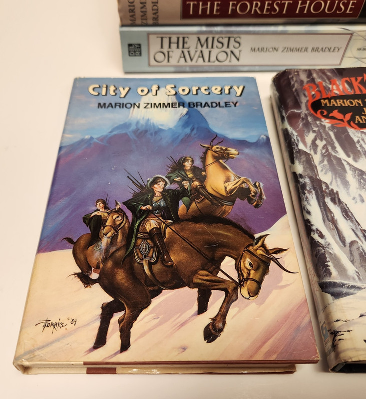 Lot of 9 Marion Zimmer Bradley Books HC/PB City of Sorcery, Sword and Sorceress gallery