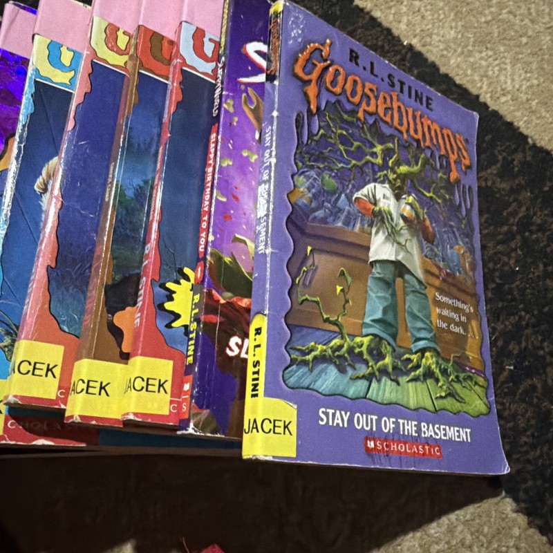 Lot Of 9 Goosebumps Books # 1,2,4,16,28,34,45,51, Stay Out Of The Bas R.L. Stine gallery