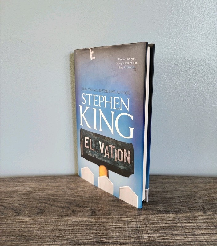 Stephen King ELEVATION UK First Edition 1st Print Castle Rock Novella HC DJ