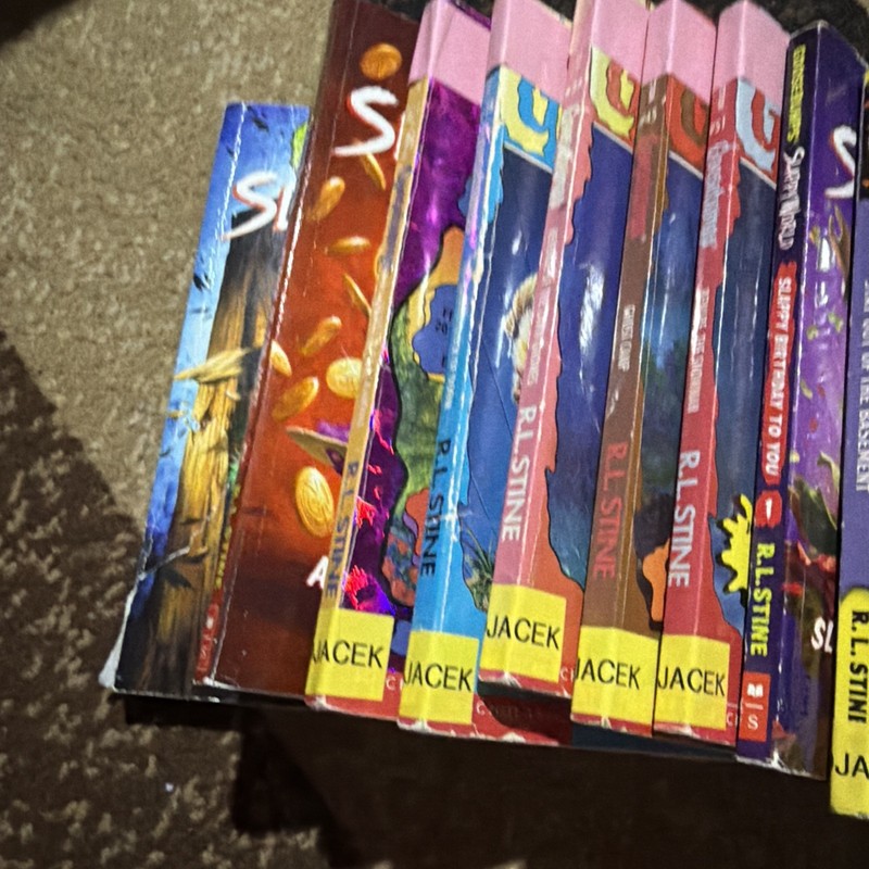Lot Of 9 Goosebumps Books # 1,2,4,16,28,34,45,51, Stay Out Of The Bas R.L. Stine gallery