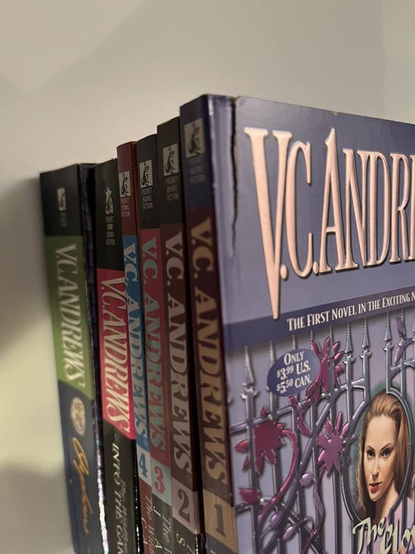 Lot of 6 VC Andrews COMPLETE WILDFLOWERS Series Vols 1-5 and Orphans 4 in 1 vol gallery