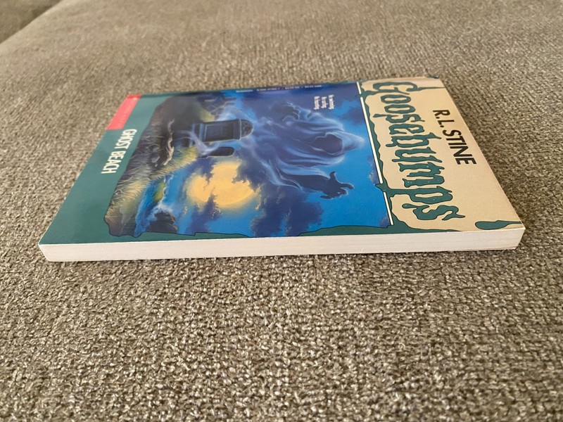 Like New 1st print Goosebumps #22 Ghost Beach ~ R.L. Stine gallery
