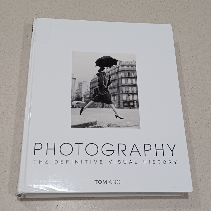 Photography: The Definitive Visual History. Tom Ang. Hardcover. Pre-owned