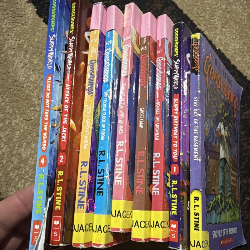 Lot Of 9 Goosebumps Books # 1,2,4,16,28,34,45,51, Stay Out Of The Bas R.L. Stine gallery