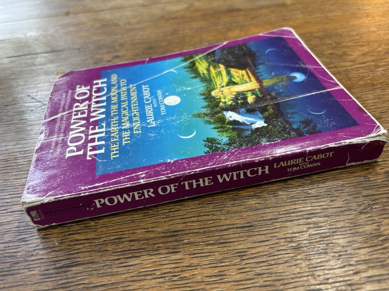 Power of the Witch Laurie Cabot 1989 Wicca Witchcraft Magic Delta Book Paperback gallery