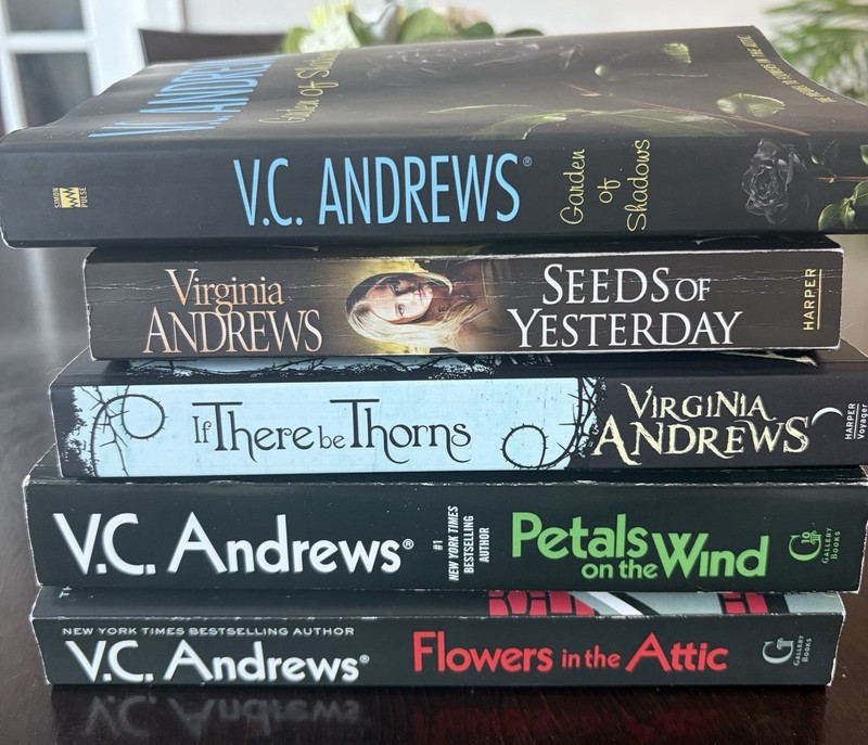 Lot 5 Flowers in the Attic Paperback Books 1-5 VC Andrews Dollanganger Series