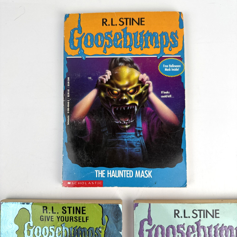 THE HAUNTED MASK R.L. Stine 1993 Goosebumps #11 TRUE 1st Print w/ Mask Insert VG