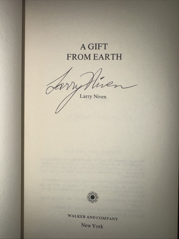 Signed First Edition Larry Niven – A Gift From Earth Signed 1st Walker & Co Hard