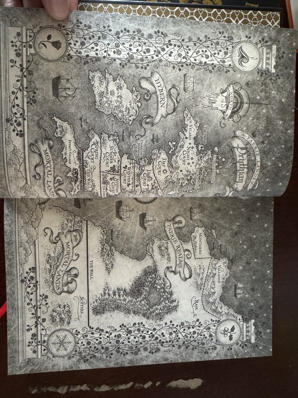 Sarah J. Maas A Court of Thorns and Roses Series gallery