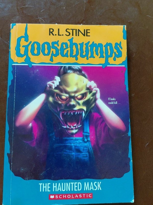 Goosebumps The Haunted Mask and Horrorland R.L. Stine (2 book lot) gallery