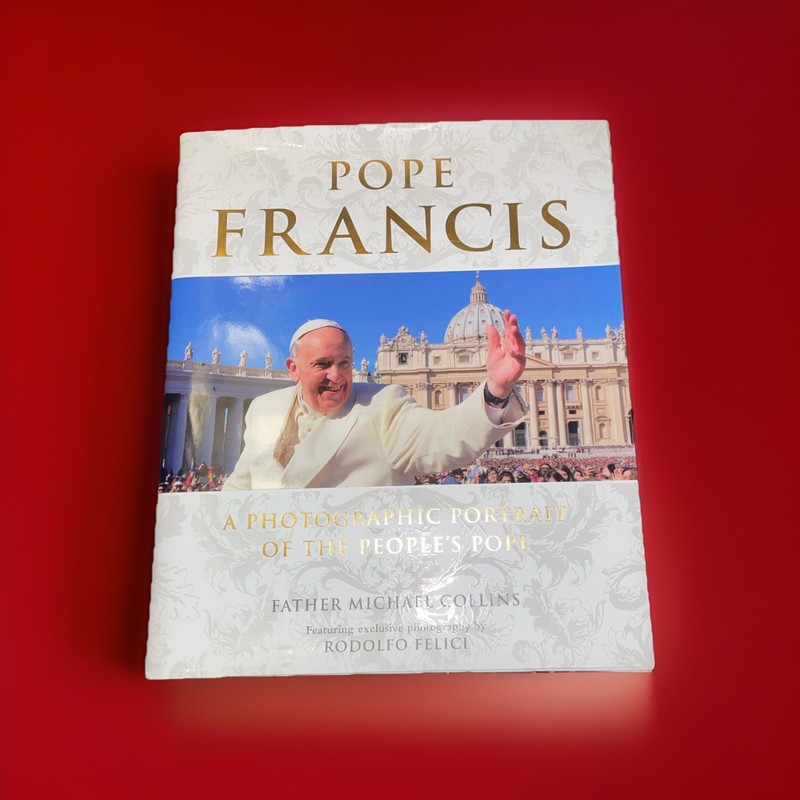 Pope Francis : A Photographic Portrait of the People’s Pope by Michael…