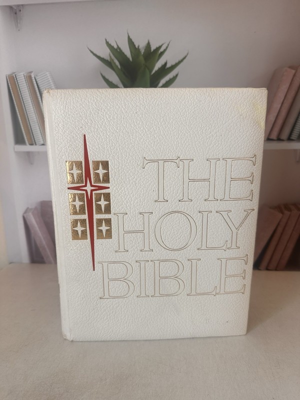 THE HOLY BIBLE : CATHOLIC LIFE EDITION : NAB J.G. Ferguson publishing Co 1971