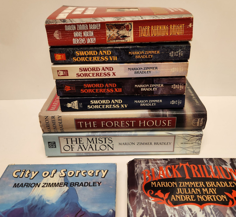 Lot of 9 Marion Zimmer Bradley Books HC/PB City of Sorcery, Sword and Sorceress gallery