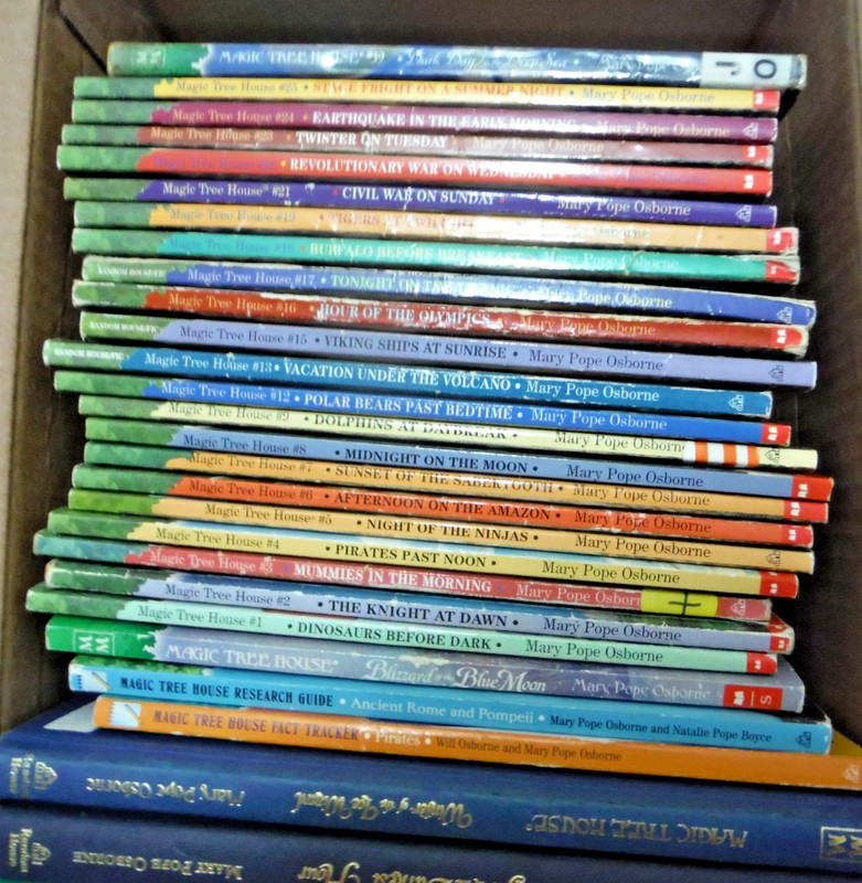 Lot of 29 MAGIC TREE HOUSE Children’s Books w/ Merlin Mission Research Guide