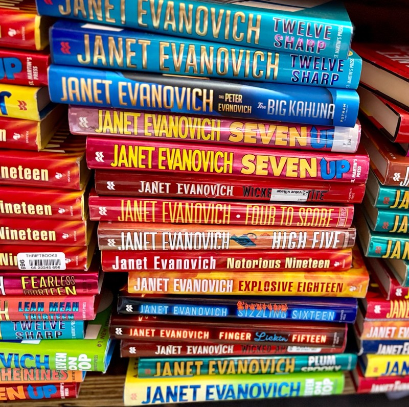 Janet Evanovich Series Books – U CHOOSE – Plum Full Fox O’hare PB HC +Combo Ship