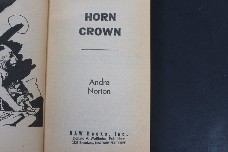 Horn Crown Andre Norton 1981 First Printing DAW Books Witch World Novel Fantasy gallery